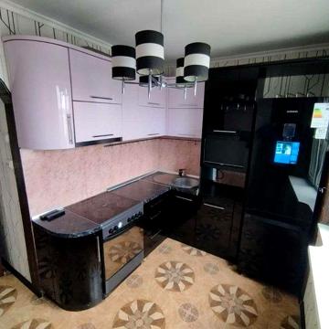Продам 2 к квартиру на Молочній, з ремонтом. Метро поруч.