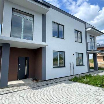 Продаж котеджу Підрясне, 3 сот. землі готовий можна розпочинати ремонт