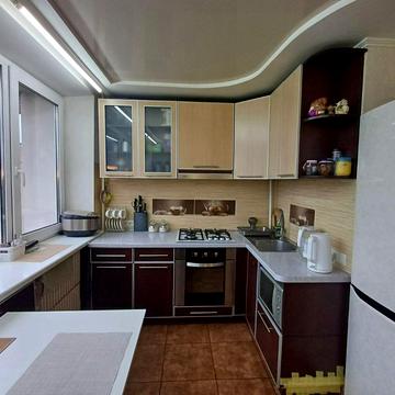 Луї Пастера вул., 183