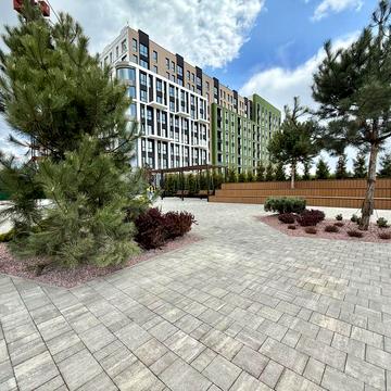 Продаж однокімнатної квартири з балконом, закрита територія, без коміс