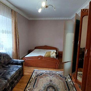 Продам 2-кімнатну квартиру. Пр-т Незалежності,2.
