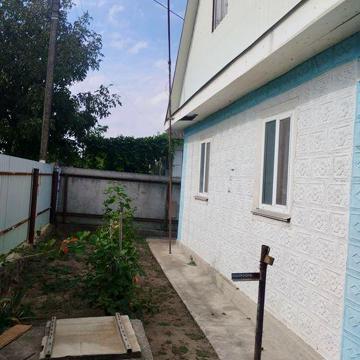 Продається  будинок з ремонтом
