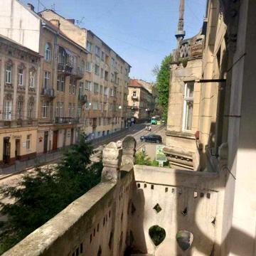 3-кімнатна квартира, 110 м², австрійський будинок, під ремонт