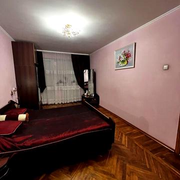 Продаж 3к Квартира Космонавтів проспект