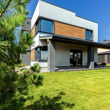 Будинок Лісниках з новим ремонтом, поруч з Equides club