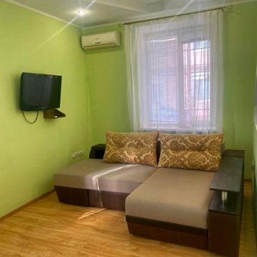 Продам 2к.возле Юрид.акад.,ул Телевизионная 1б, стал.,48м2,цена 39000$