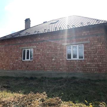 Подається Будинок з хорошим розташуванням під бізнес