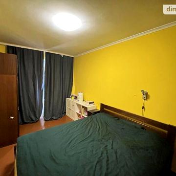 Продаж 3к Квартира Перемоги вулиця