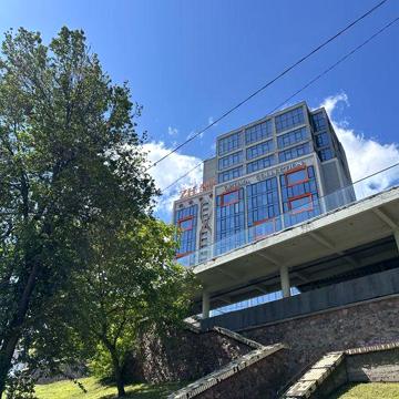 Сдам 2-х комнатную квартиру р-н Зори можно с животными
