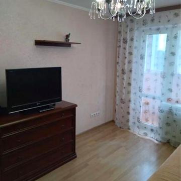 Продаж 1-кімнатної квартири 28 км по вулиці Платона Майбороди 5/9
