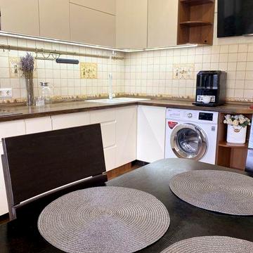 Квартира  біля озера з закритою територією