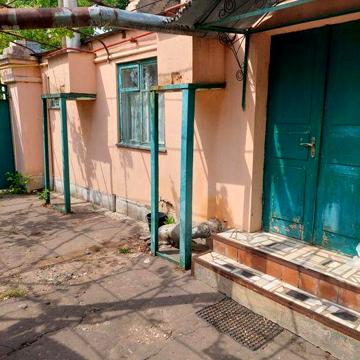 Продаю пол дома в Октябрьском (район *Парижа*).