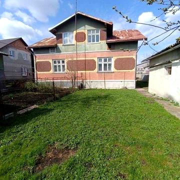 Продаж половини 2-х пов. цегляного будинку  в м.Дрогобич