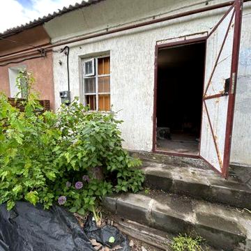 Продам фасадную часть домовладения с отдельным адресом на Декабристов
