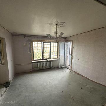 Продам 2-кімнатну квартиру. вул. Станкова, 7. 9/9 поверх. Під ремонт