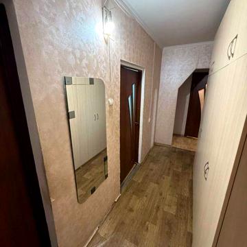 Здається 3 кімнатна квартира на Карачунах .