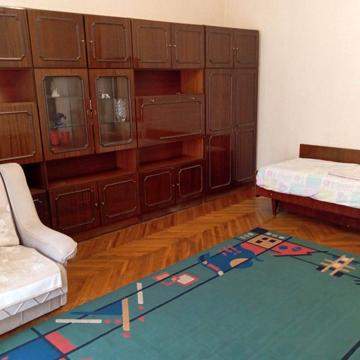 Митрофана Довнар-Запольського вул., 4