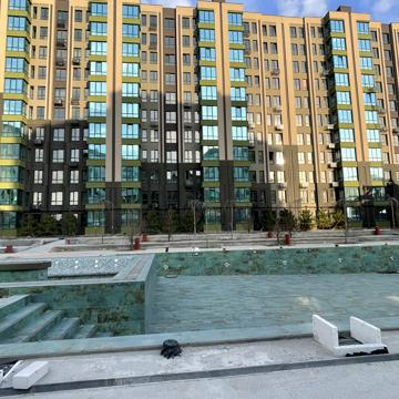 Героїв Небесної Сотні просп., 14/4