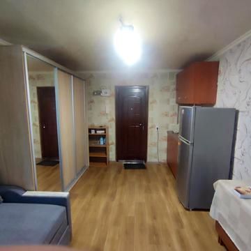 Радісна вул., 7