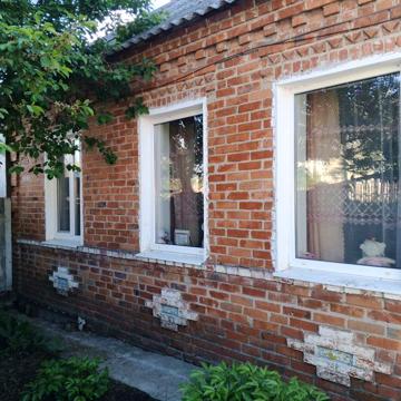 Продаю кирпичный дом г.Мерефа рн центра , сертификат, сотрудничаю