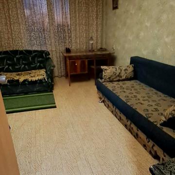 Полонської-Василенко вул. (Желваківського), 2