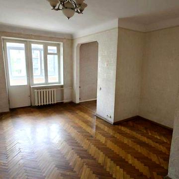 ПРОДАМ 2к квартира  вул. Будівельників, 1,