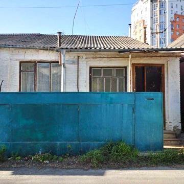 Частина будинку біля центрального базару
