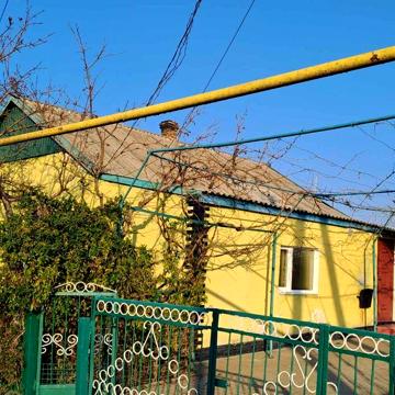 Продам будинок. В житловому стані.