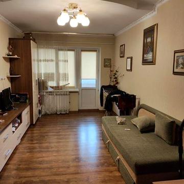 Продається 2-х кімнатна квартира в с. Старичі