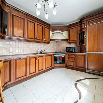 Оренда 3 кім квартири по вул. Сахарова (103 м.кв.)беруть з песиком.
