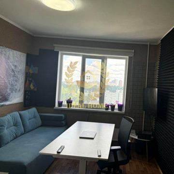Продаж 3к квартири Святошинський р-н Правий берег Київ