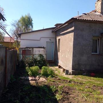 Продаєтся 2- кімнатна квартира в центрі м.Почаїв
