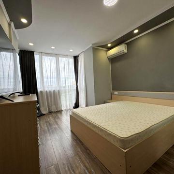 Стрийська 45 , ЖК Леви міста , вільна кв в новобудові , ліжко , диван
