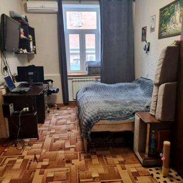 Продам большую квартиру в самом центре.