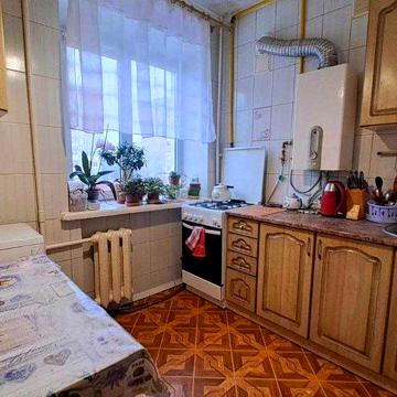 Продаж 4кімнатної квартири пр-т Левка Лукяненка