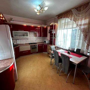 Продається 2-кімнатна квартира в новобудові по вул. Зарічанська ЖК УкрСтандарт
