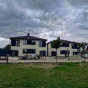 Нові ДУПЛЕКСИ в топовій локації
Гостомель біля Озера!