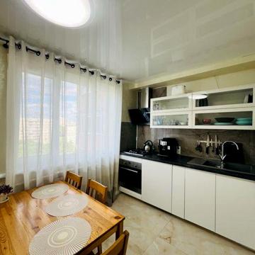 Продам 4 комнатную квартиру по Сертификату, метро Студенческая