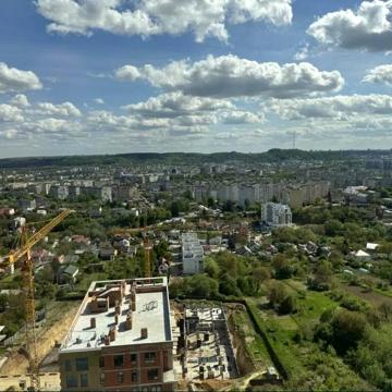 Кирила Студинського вул., 14