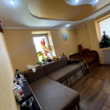 Володимира Стельмаха вул. (Курчатова), 54