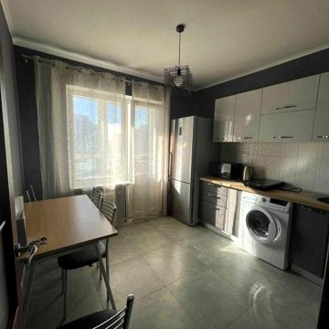 Продаж 1-кімнатної квартири — вул. Гмирі, 12б