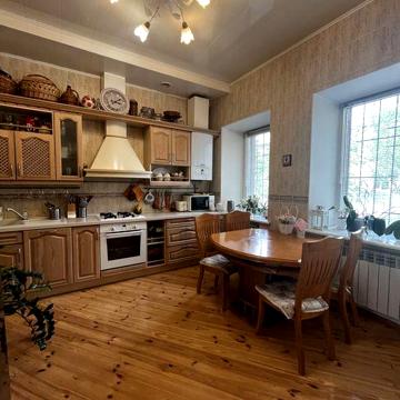 Продам шикарту 3-квартиру Святослава Хороброго 42Б