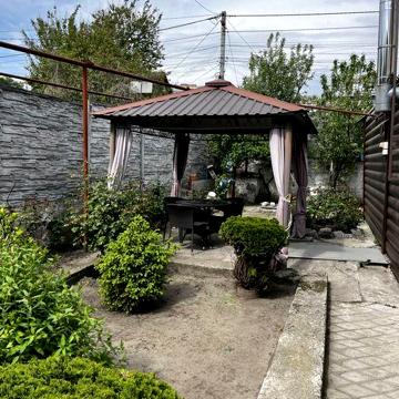 Продам будинок вул. Русанівська 35
