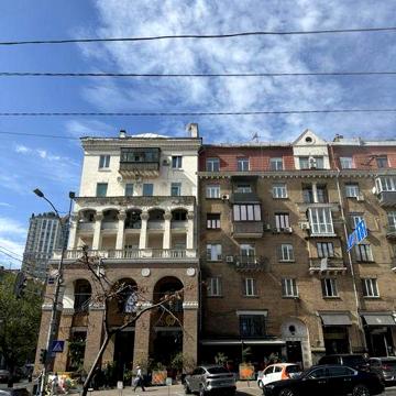 Продажа квартиры Большая Васильковская 48 3 комнаты 120 м2 центр Киева