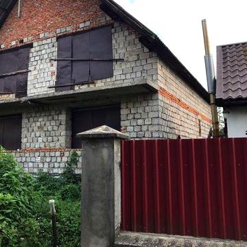 Недобудова. Два поверхи і підвальне приміщення.