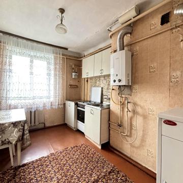 Театральна вул., 9