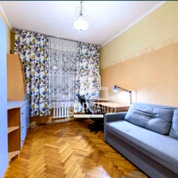 Адама Міцкевича вул., 9