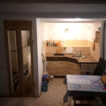 Продам дачу, 15 соток  з господарськими будівлями