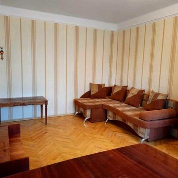 Тихий острів у місті – зелень та кава біля вікна. 1 - к. квартира