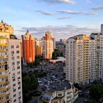 Дніпровська набережна вул., 19-В